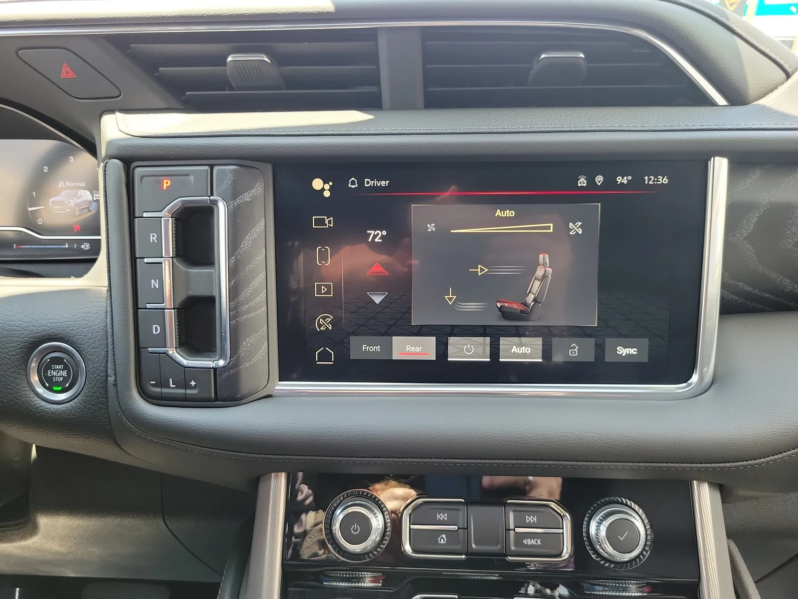 2024 GMC Yukon XL Denali photo 25