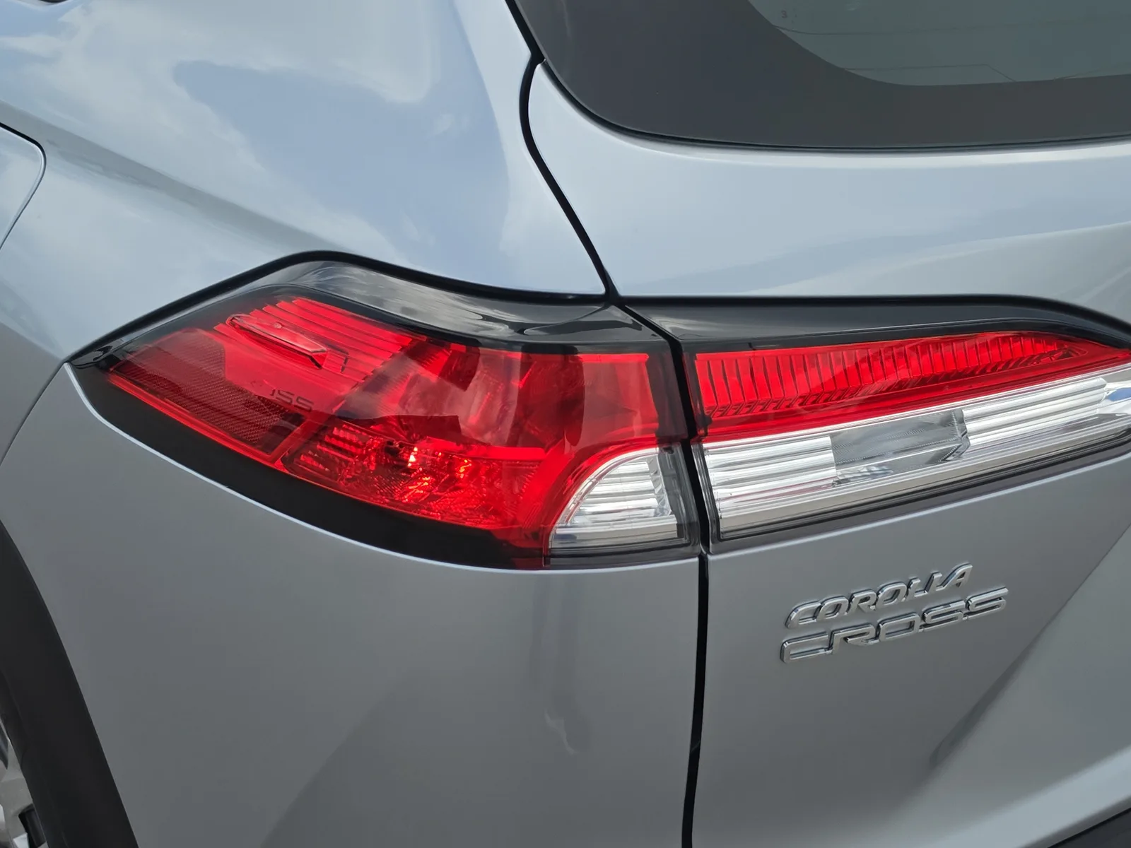 2025 Toyota Corolla Cross L photo 7