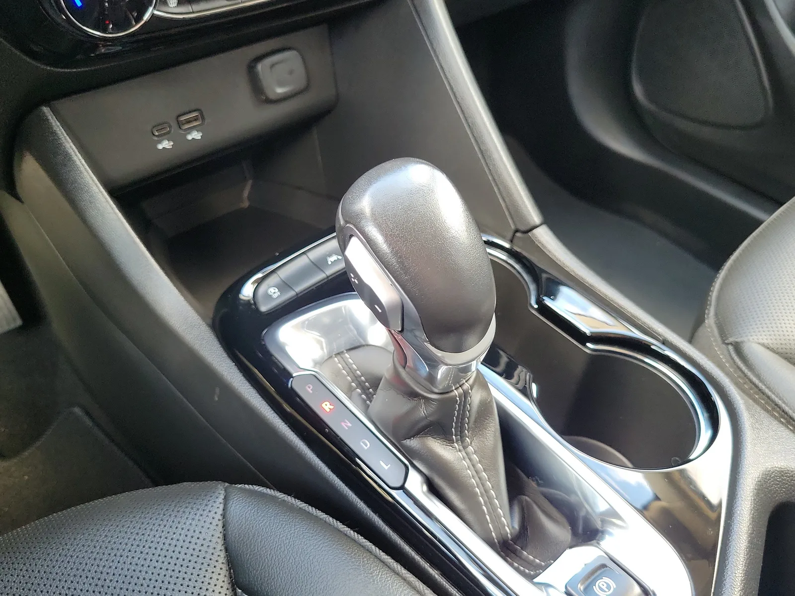 2024 Buick Encore GX Sport Touring photo 22