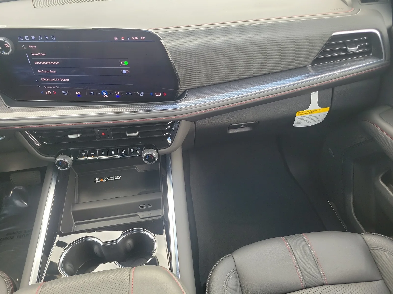 2025 Chevrolet Suburban RST Diesel photo 21