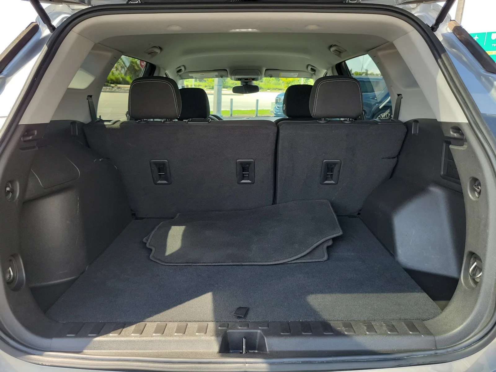2024 GMC Terrain SLE photo 15