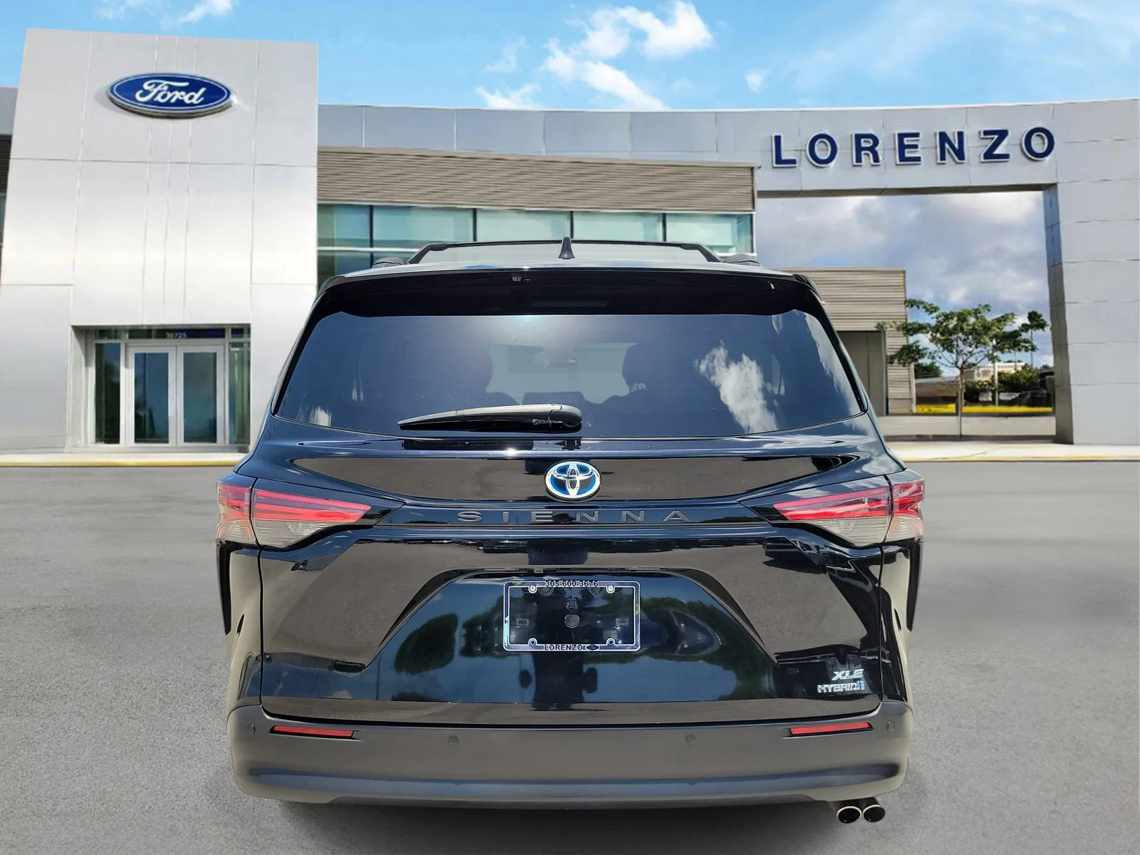 2021 Toyota Sienna XLE photo 6