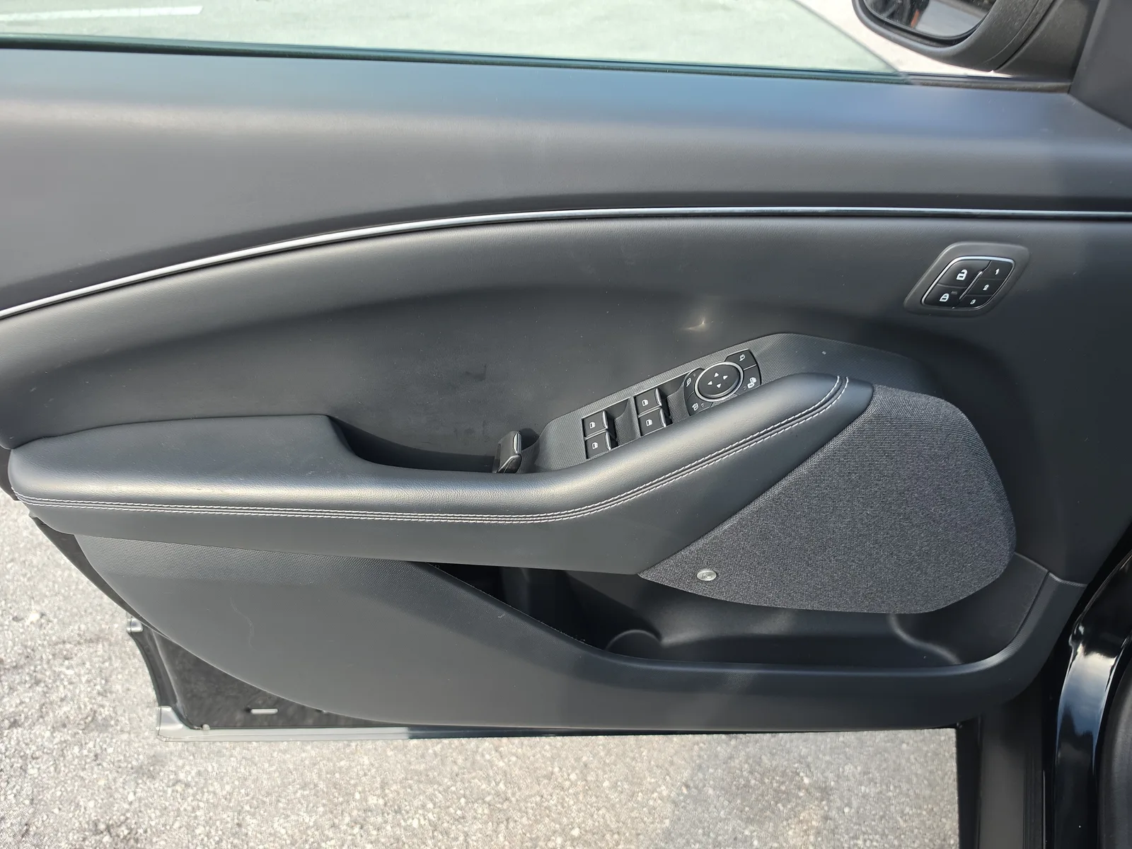 2024 Ford Mustang Mach-E Premium photo 20