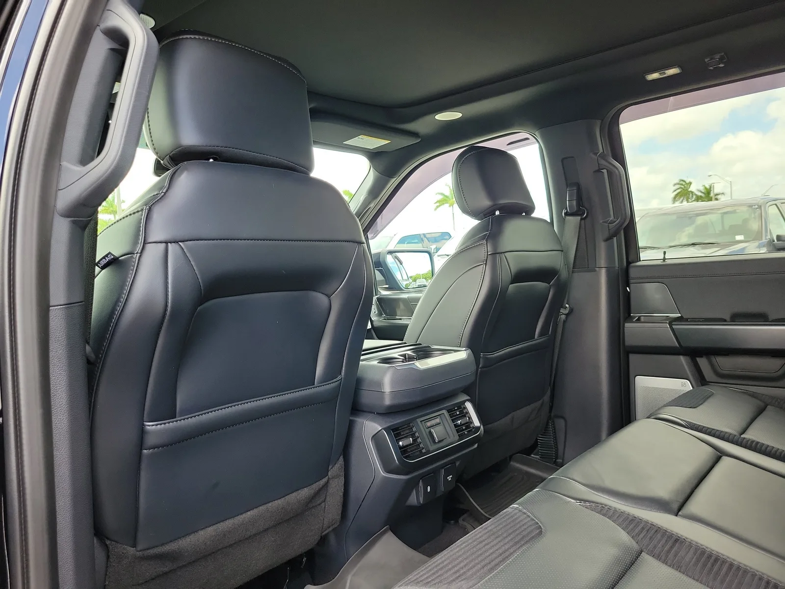 2023 Ford F-150 Raptor 4WD photo 15