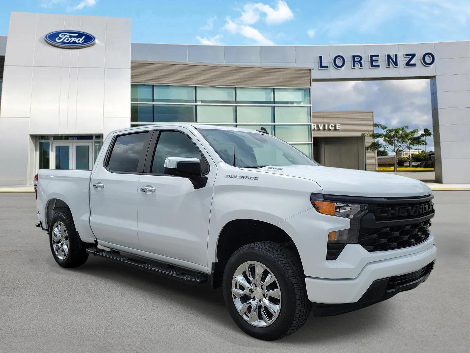 2024 Chevrolet Silverado 1500 Custom photo 3
