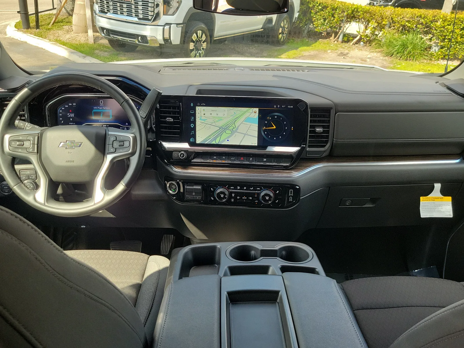 2024 Chevrolet Silverado 1500 RST photo 17