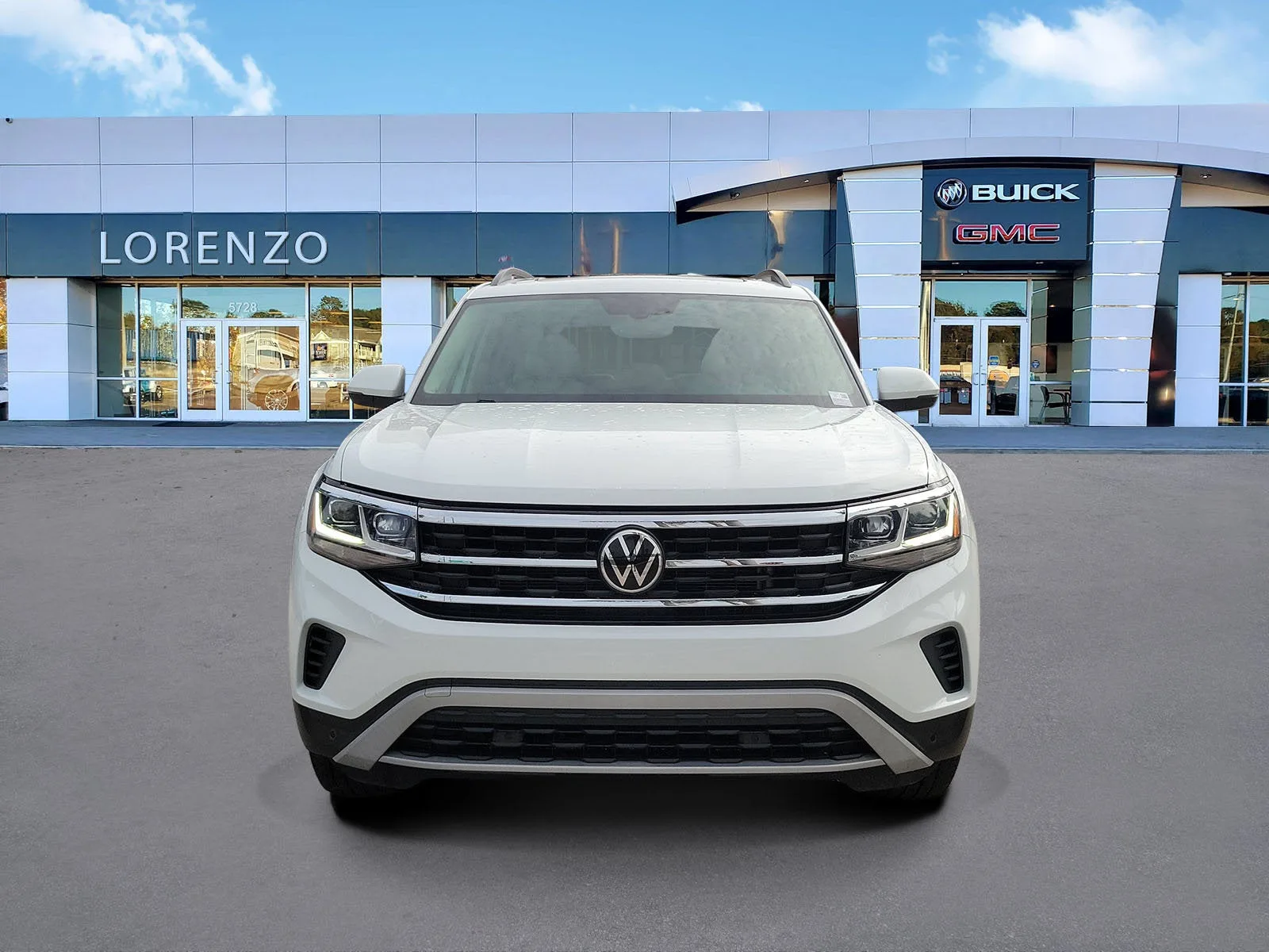 2022 Volkswagen Atlas 3.6L V6 SE w/Technology photo 2
