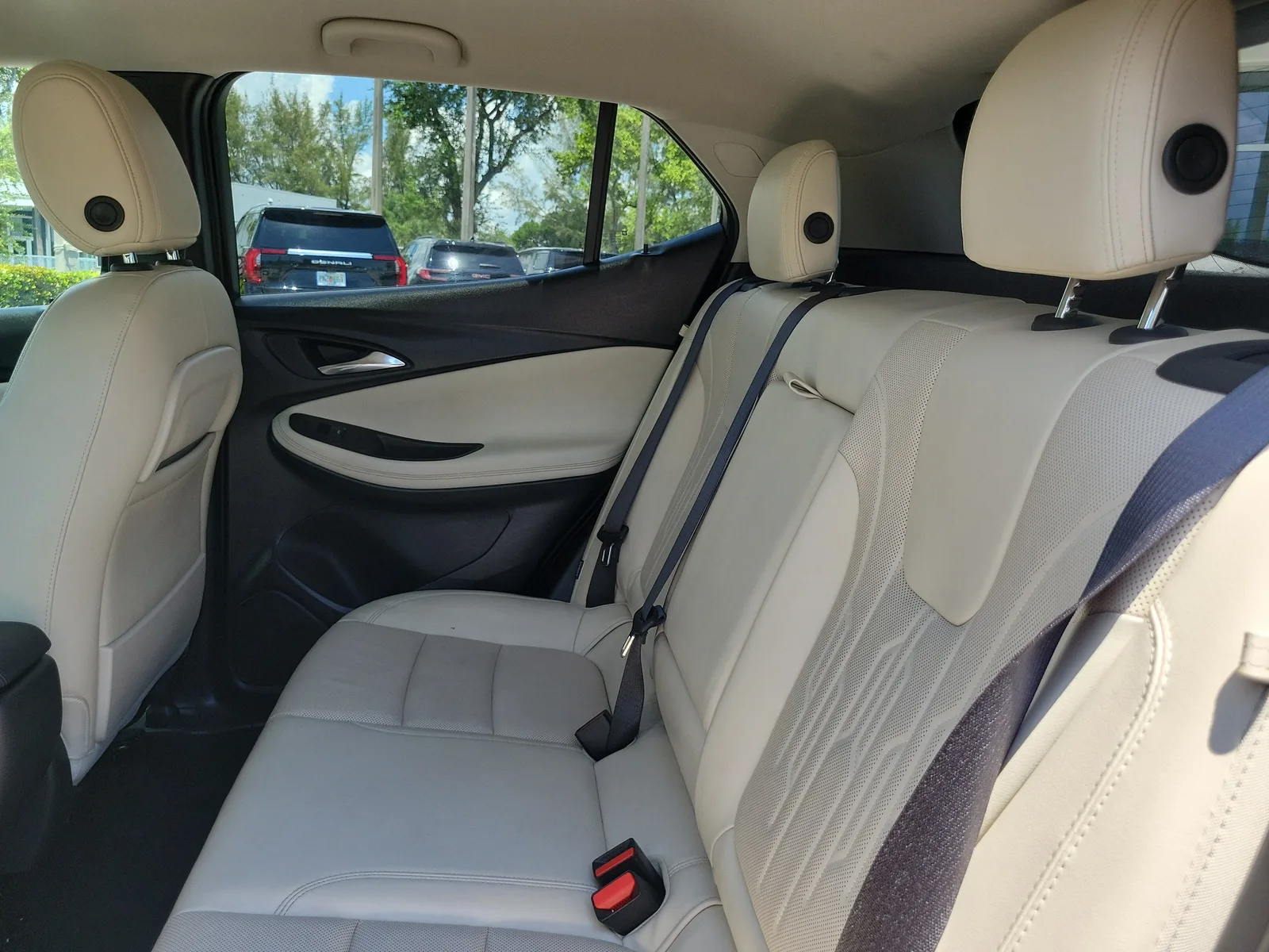 2024 Buick Encore GX Avenir photo 13