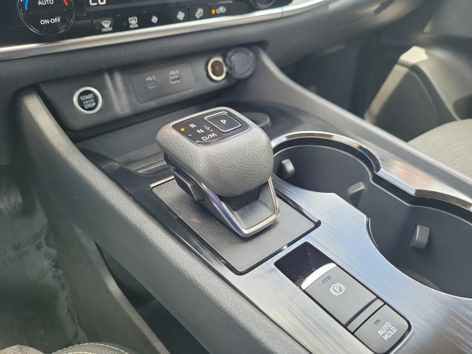 2022 Nissan Rogue SV photo 22