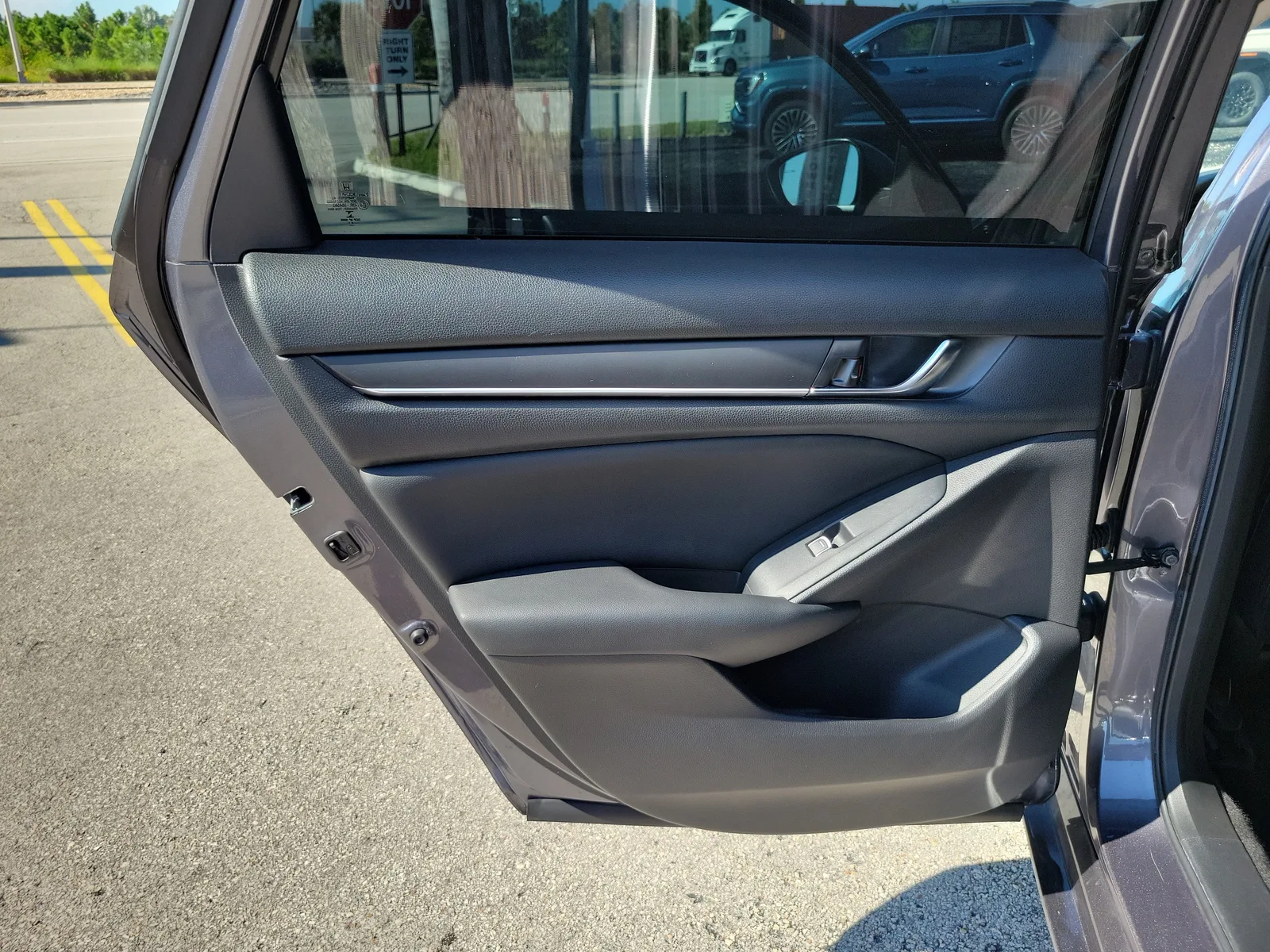 2021 Honda Accord Sedan LX photo 23