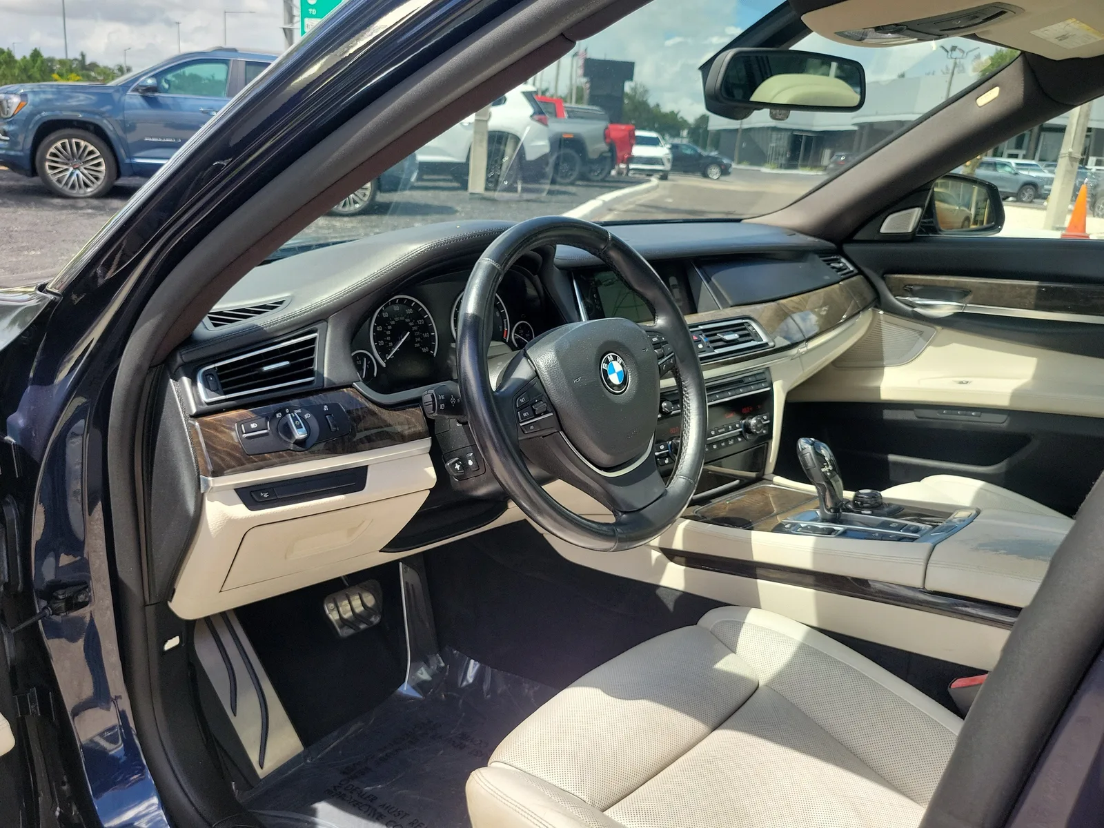 2013 BMW 7 Series 750Li xDrive photo 8