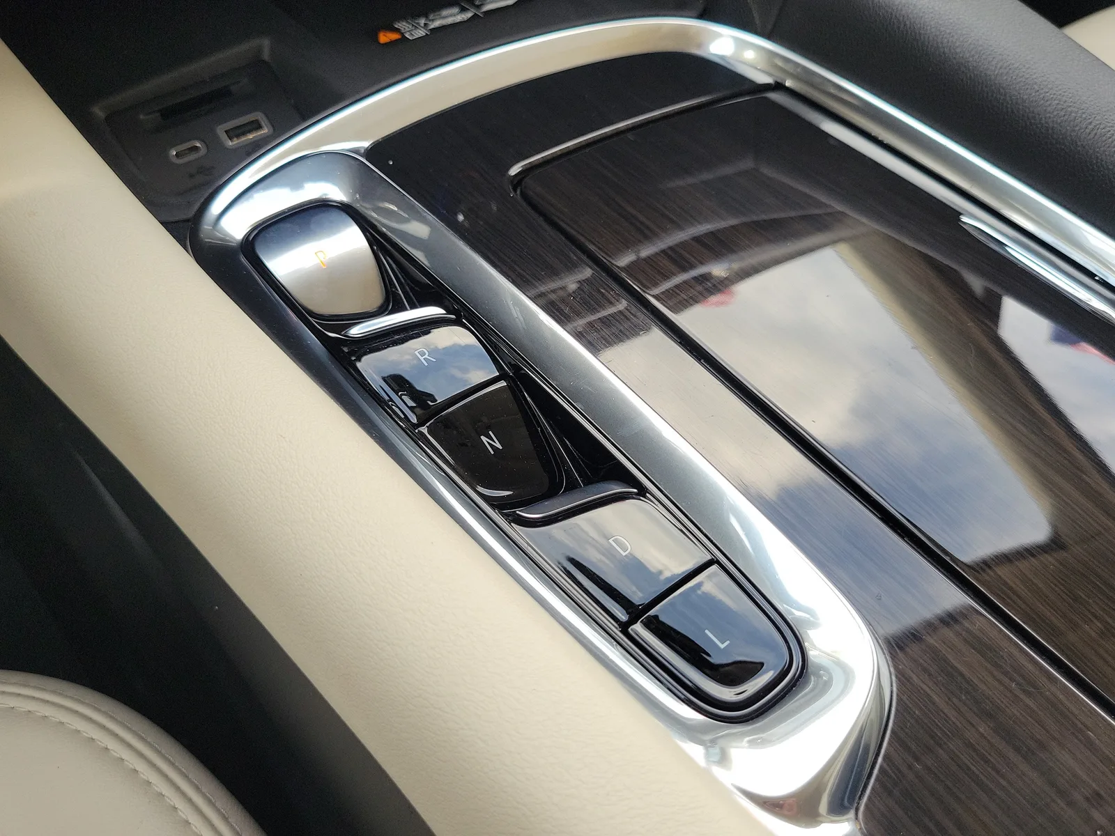 2022 Buick Enclave Essence photo 24