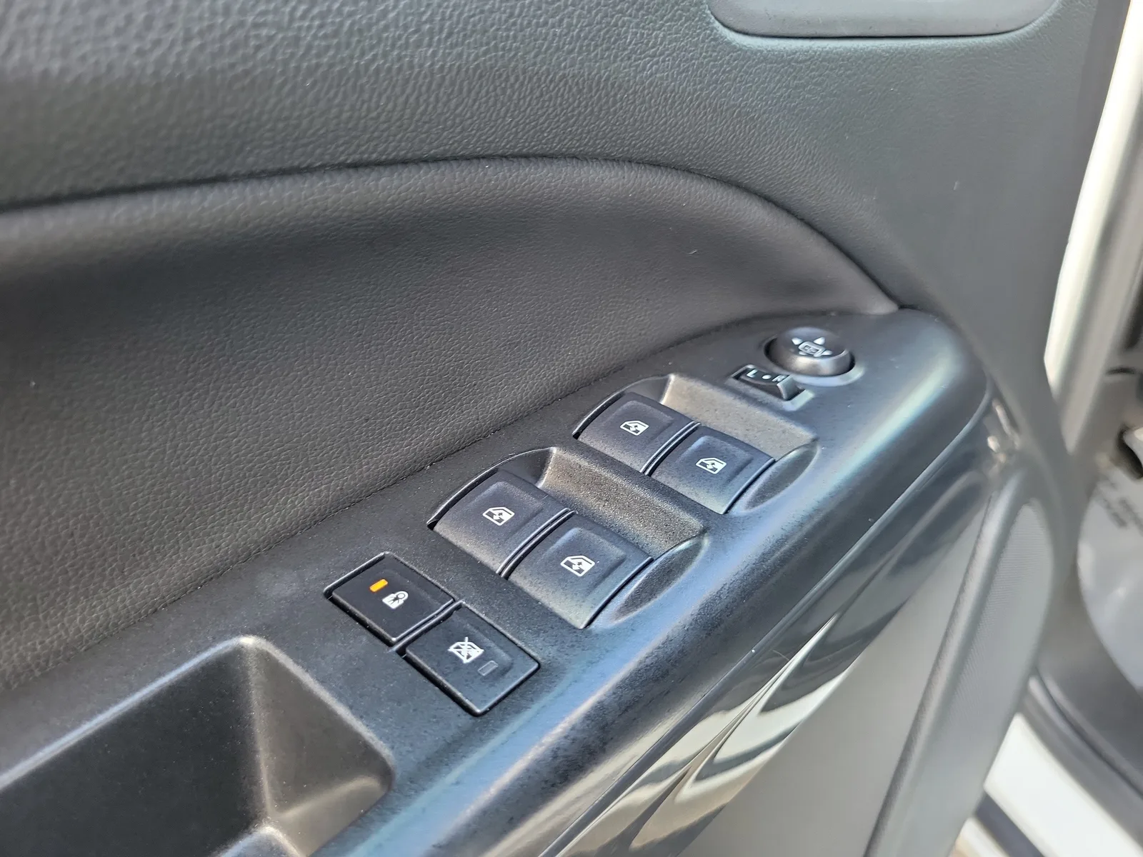 2022 GMC Canyon AT4 - Cloth photo 23