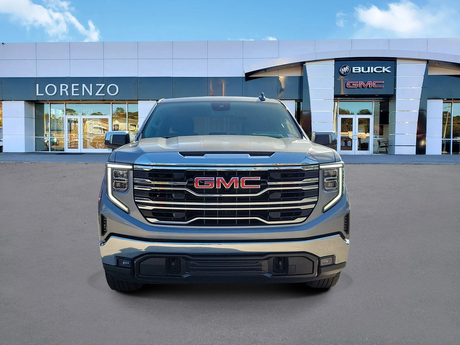 2024 GMC Sierra 1500 SLT photo 2