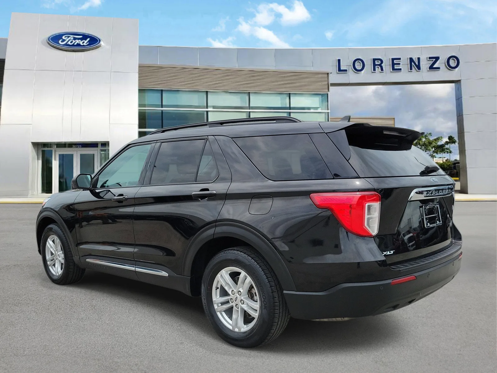 2023 Ford Explorer XLT photo 7
