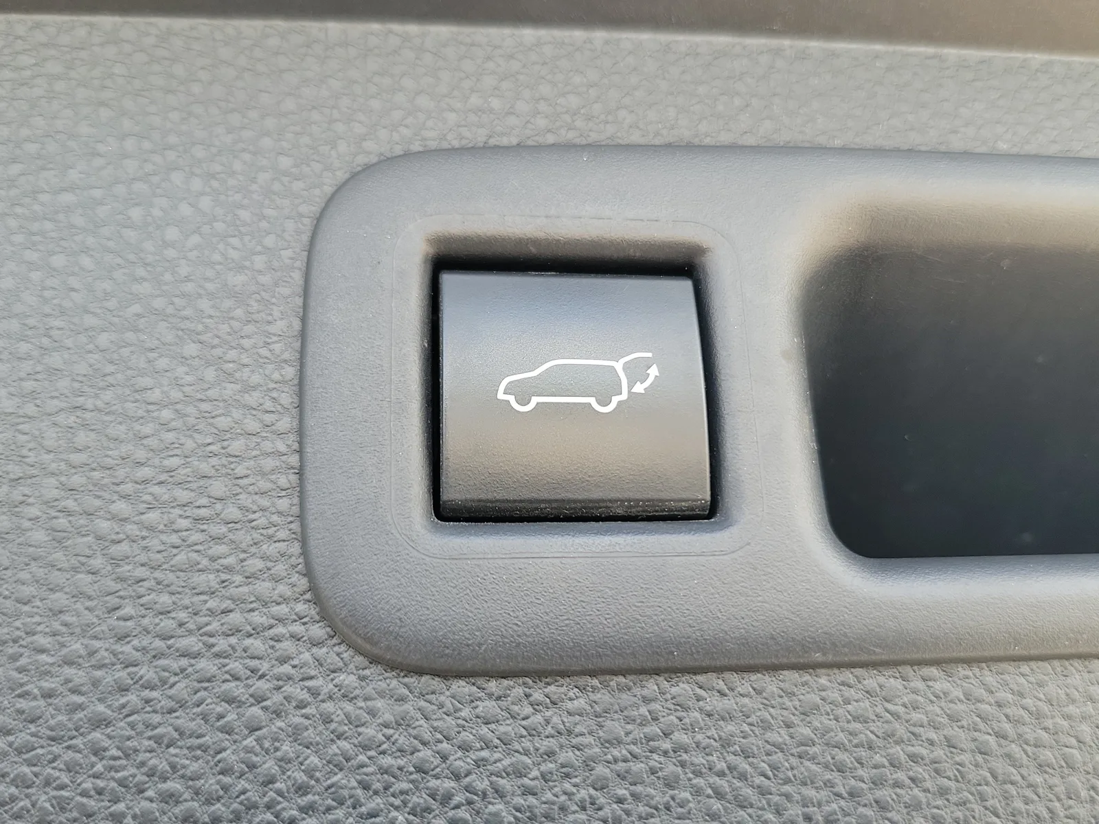 2021 Toyota Highlander XLE photo 18