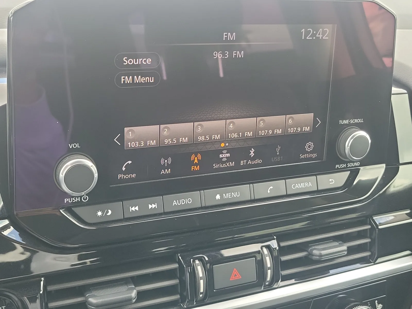 2025 Nissan Pathfinder SV photo 26