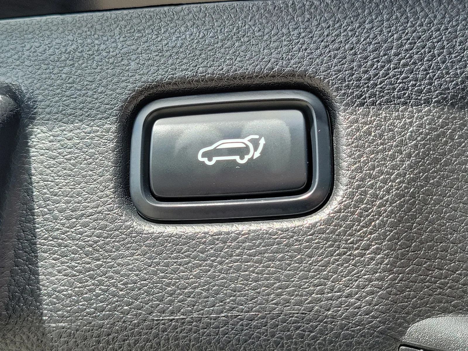 2025 Kia Seltos SX photo 32