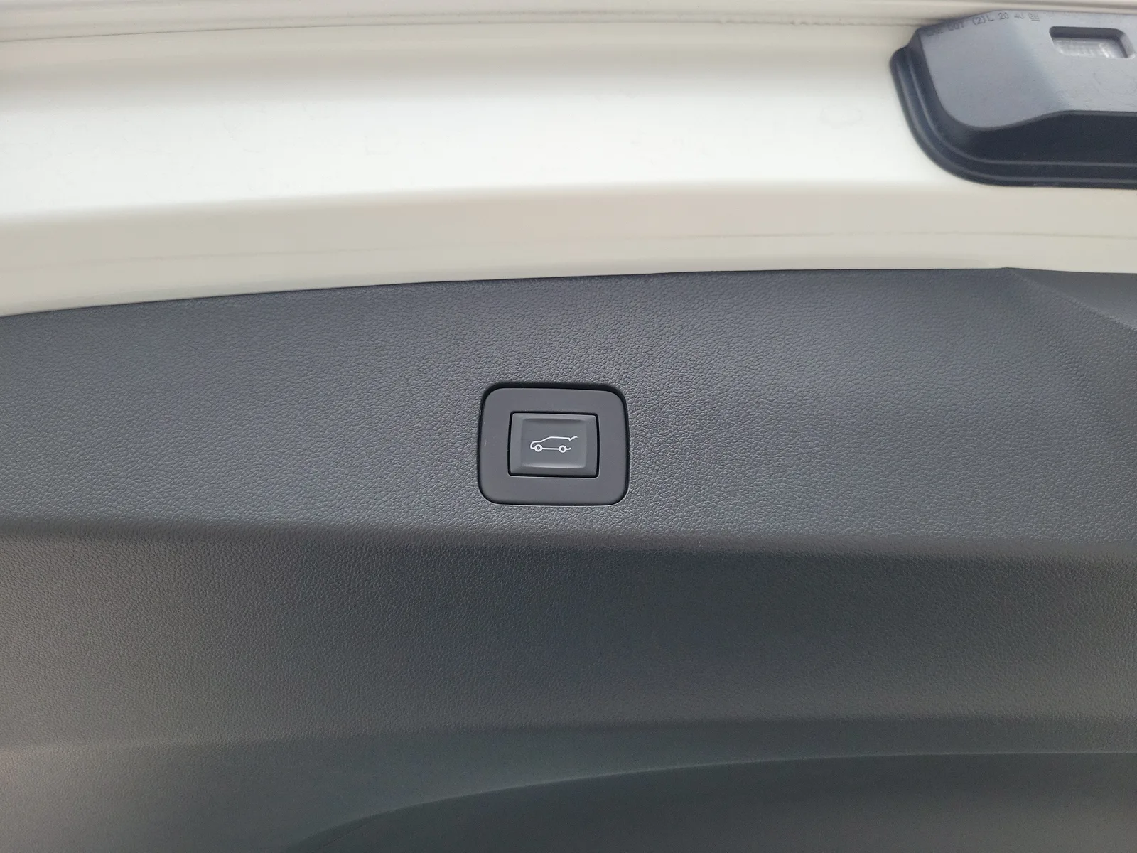 2025 Buick Encore GX Sport Touring photo 17