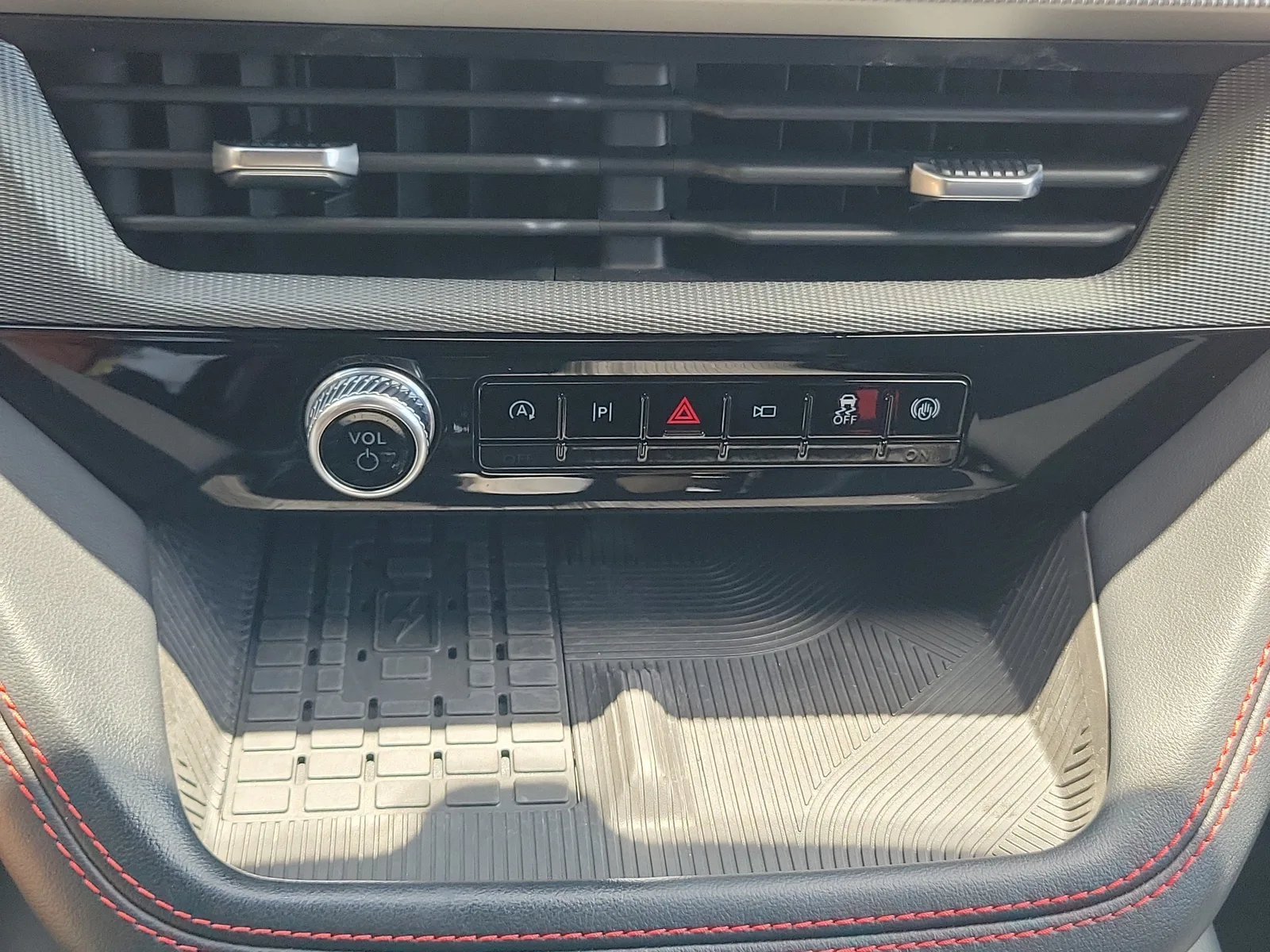 2025 Ford Explorer ST photo 22