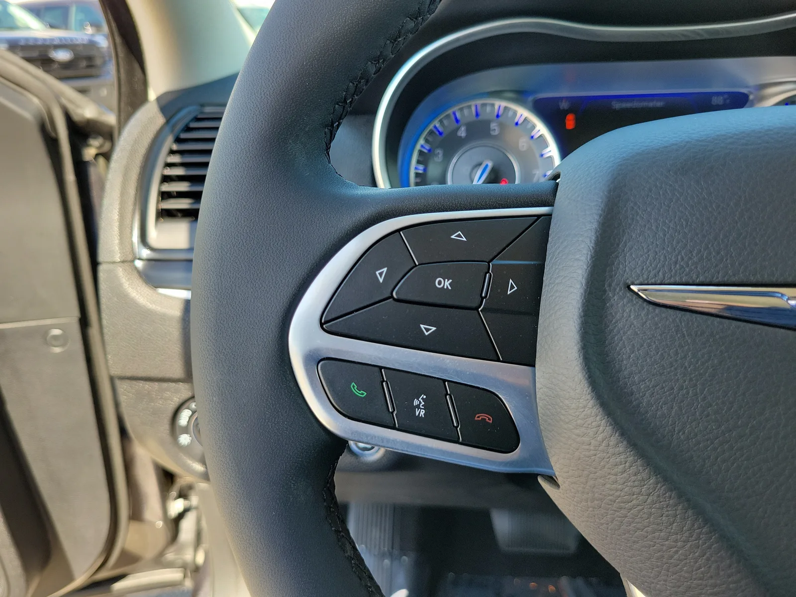 2023 Chrysler 300 Touring L photo 26