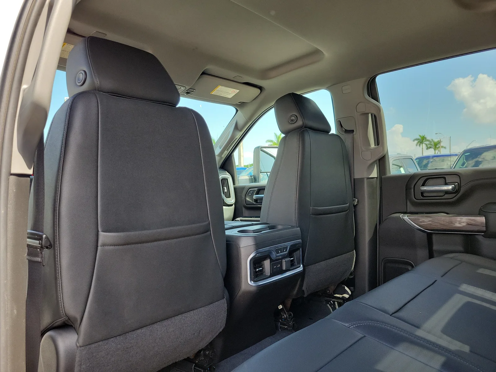 2022 Chevrolet Silverado 2500HD LTZ 4WD Diesel photo 17