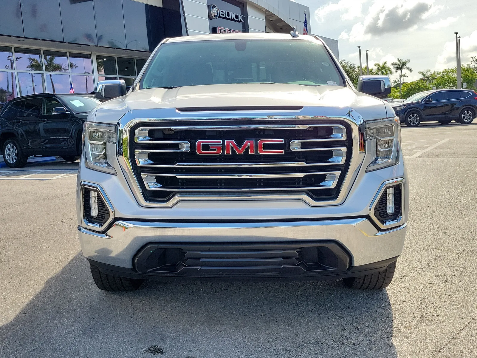 2020 GMC Sierra 1500 SLT photo 2