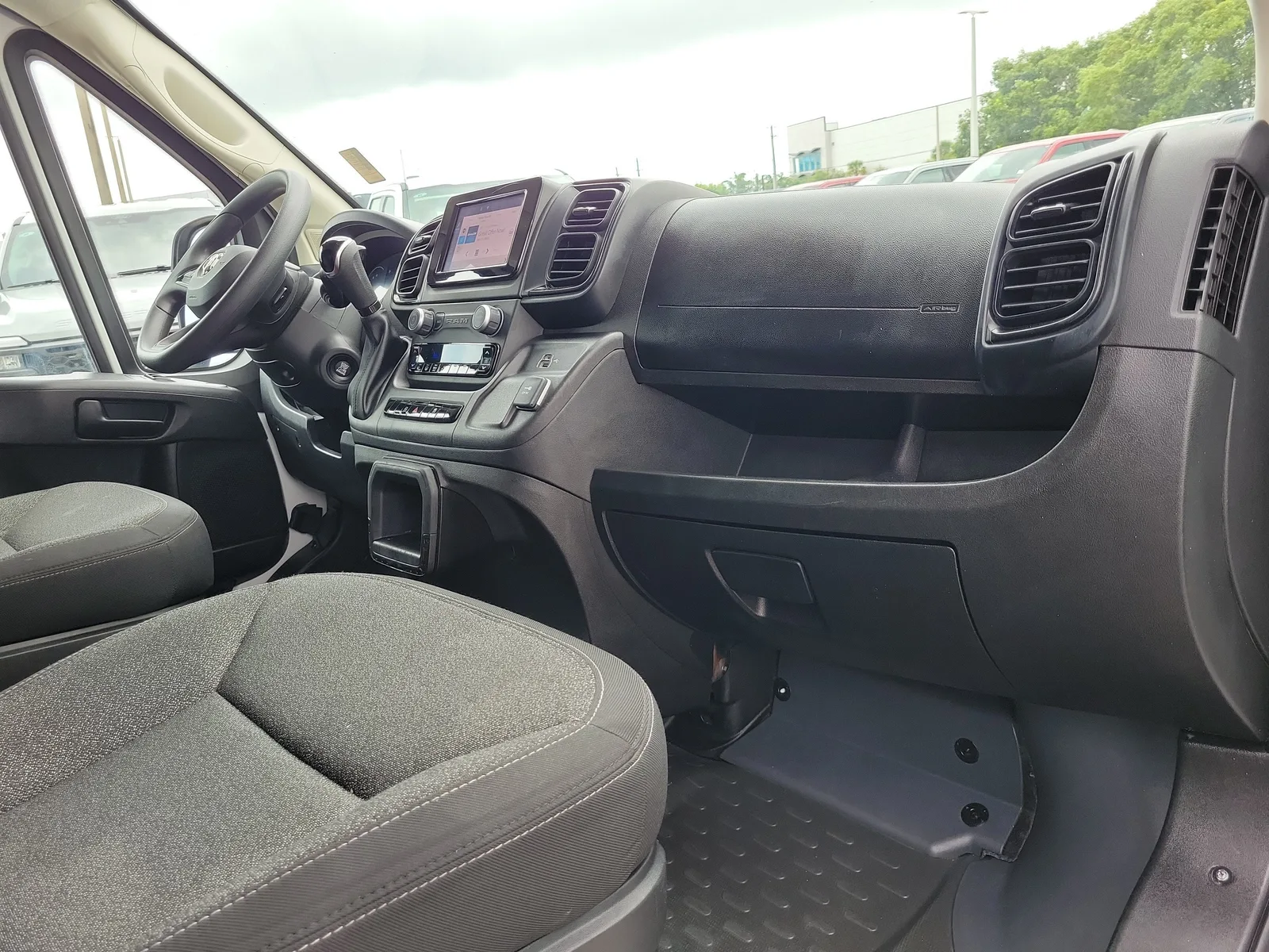 2025 RAM ProMaster Cargo Van Tradesman photo 16