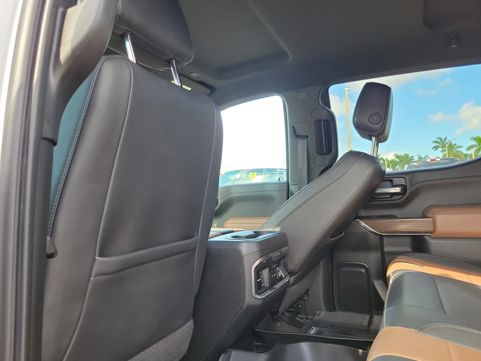 2022 Chevrolet Silverado 1500 LTD High Country photo 16
