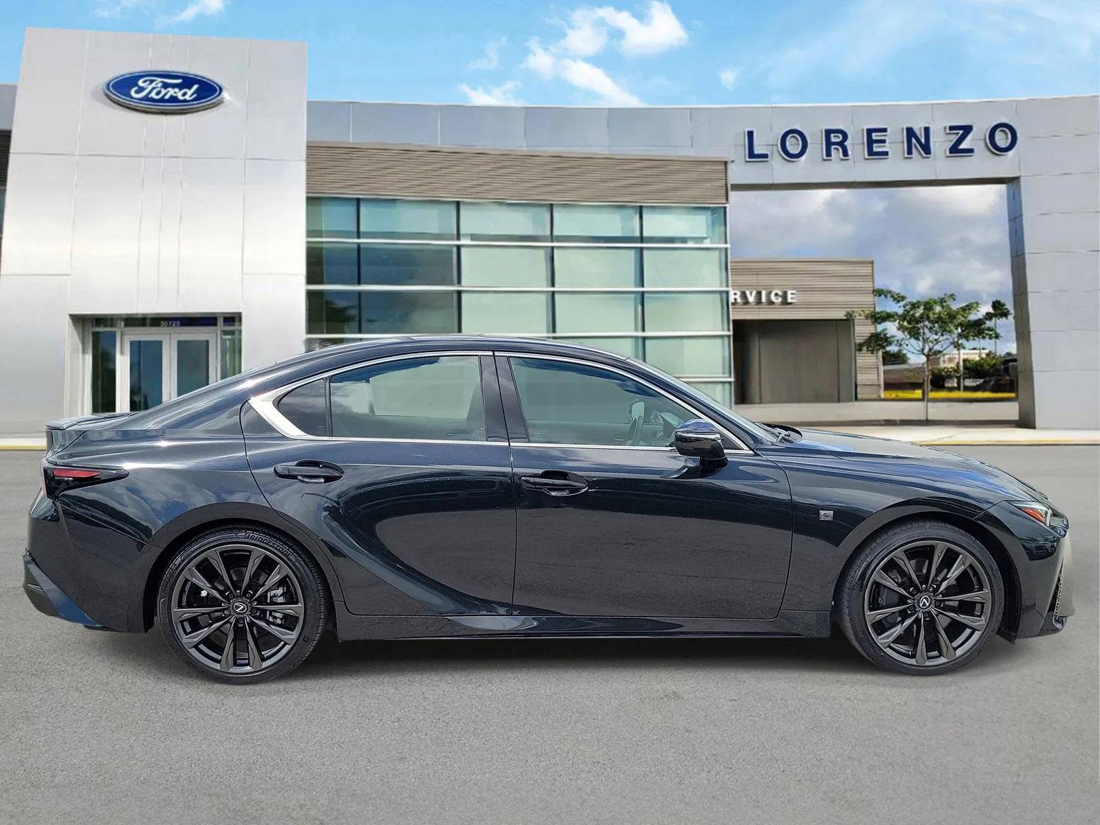 2024 Lexus IS IS 350 F SPORT photo 4