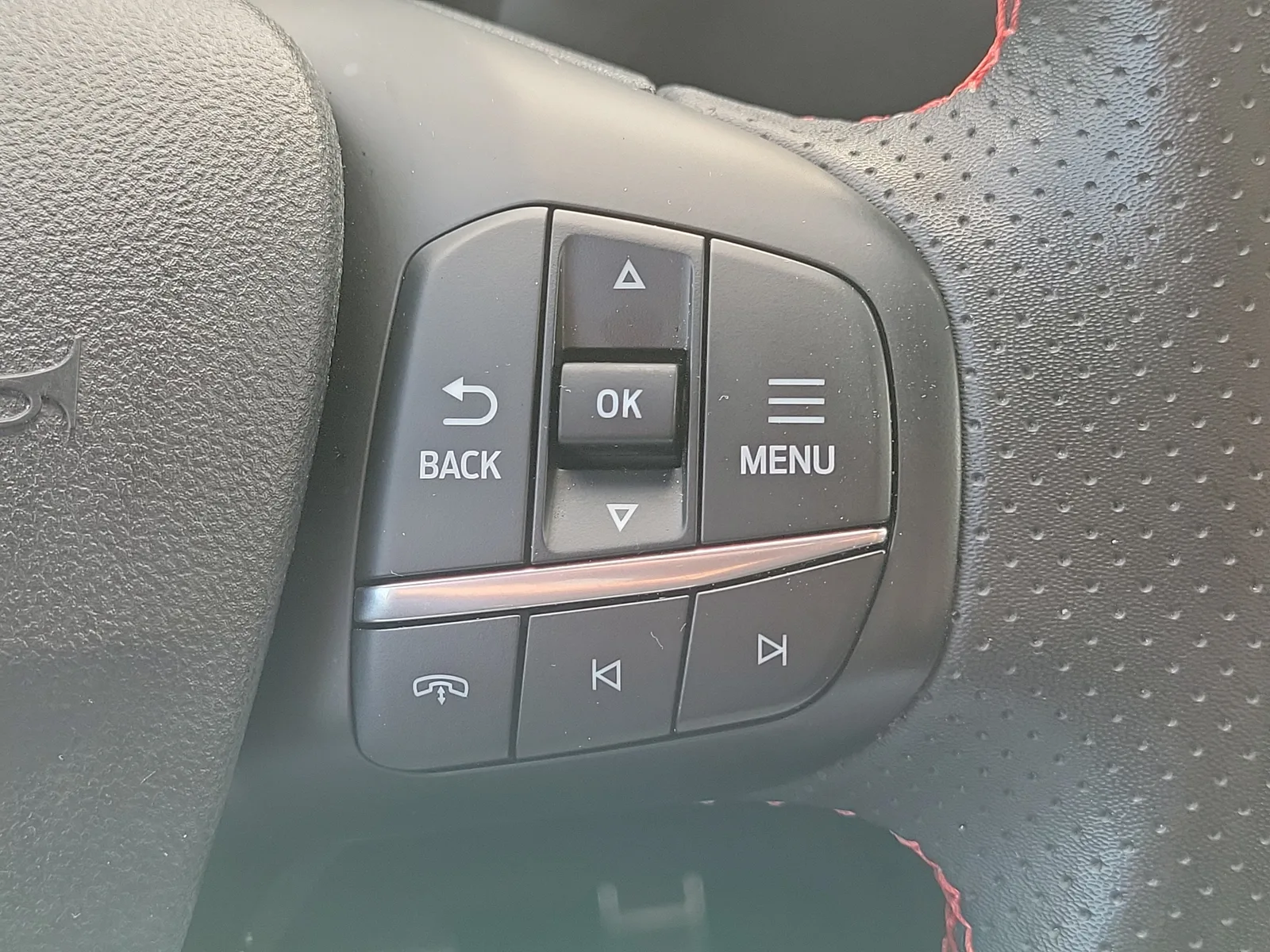 2024 Ford Escape ST-Line photo 24