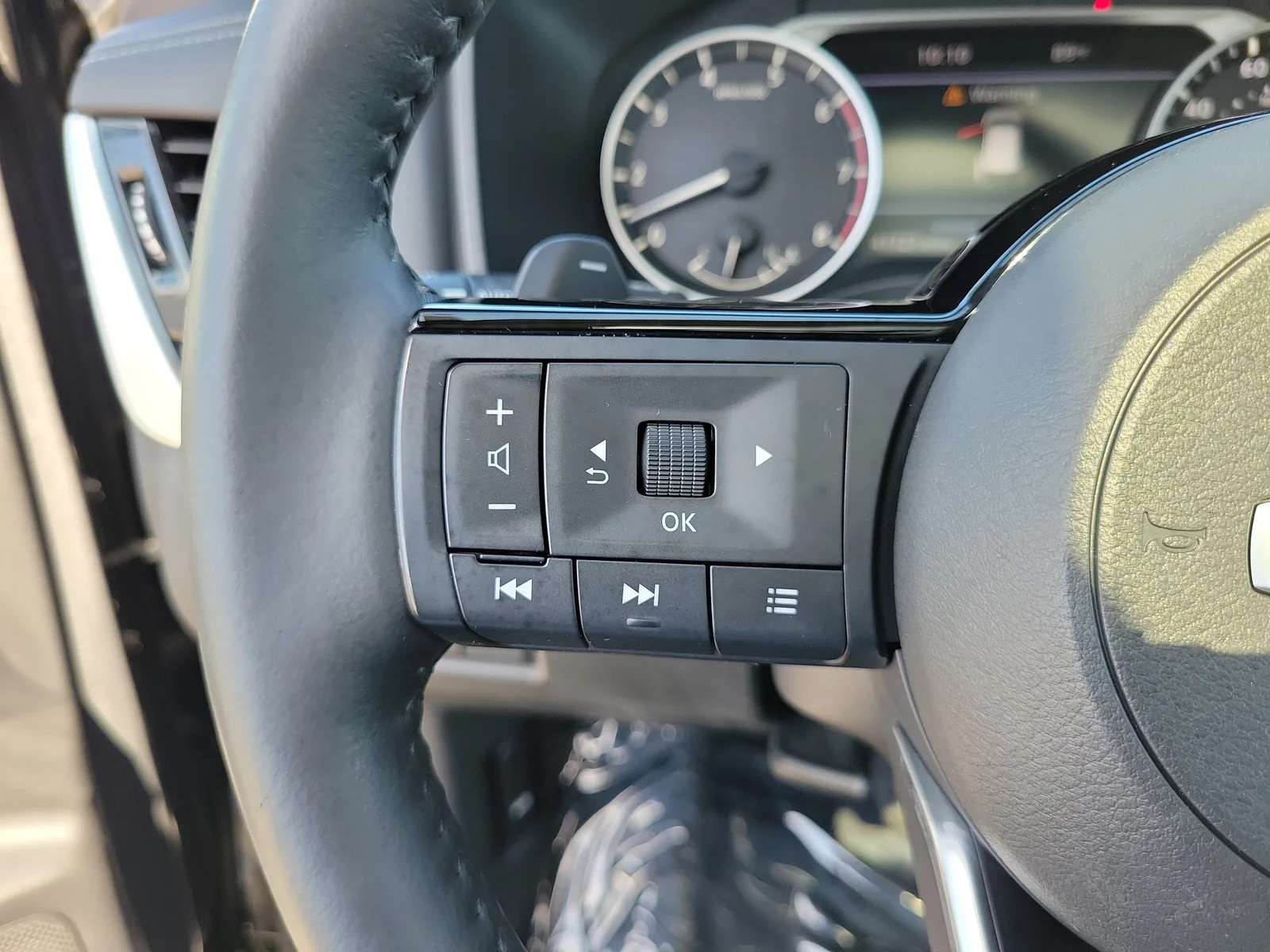 2021 Nissan Rogue SL photo 28