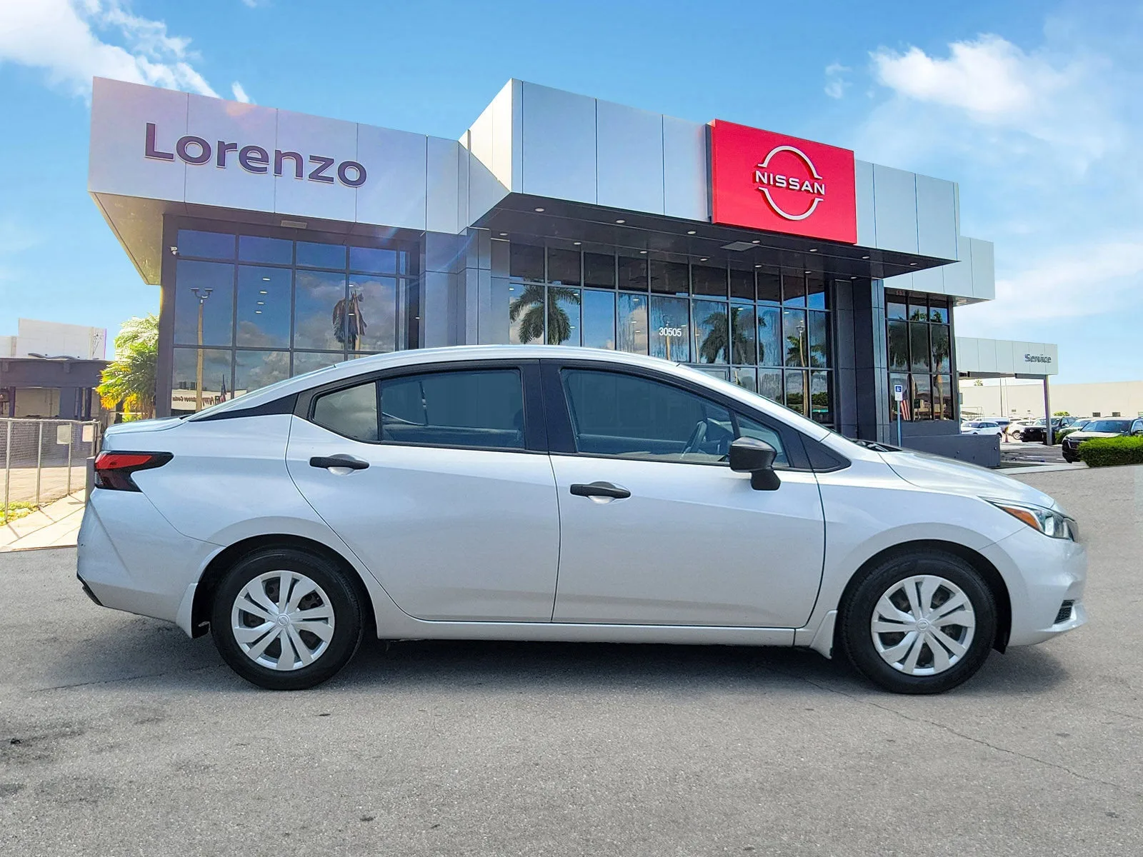 2021 Nissan Versa S photo 4