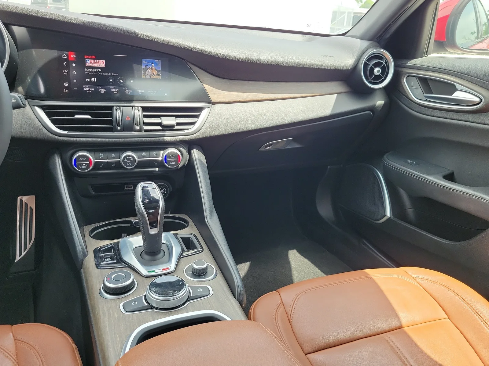 2022 Alfa Romeo Giulia Ti photo 12