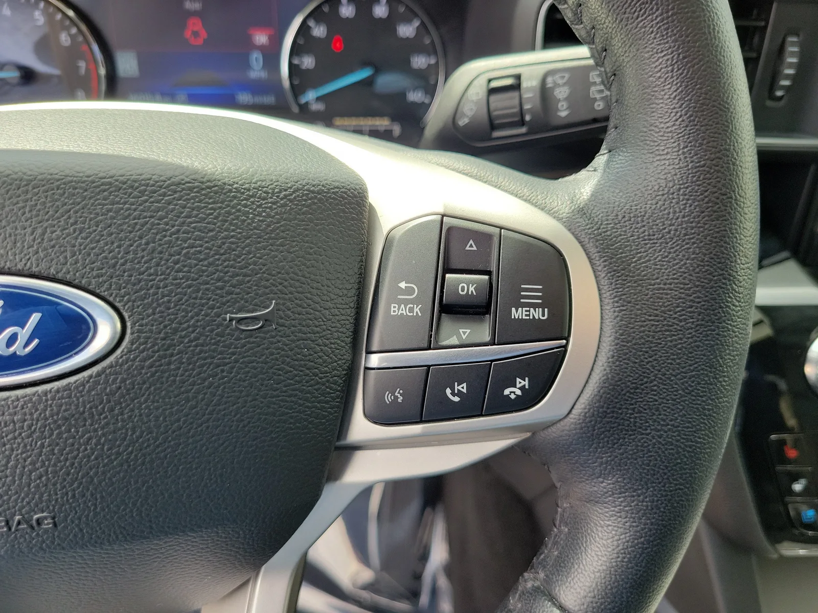 2023 Ford Explorer Limited photo 24
