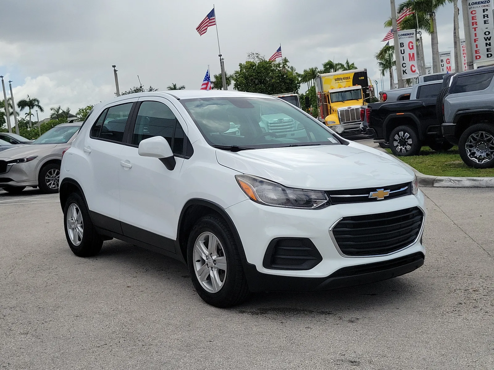 2020 Chevrolet Trax LS photo 3