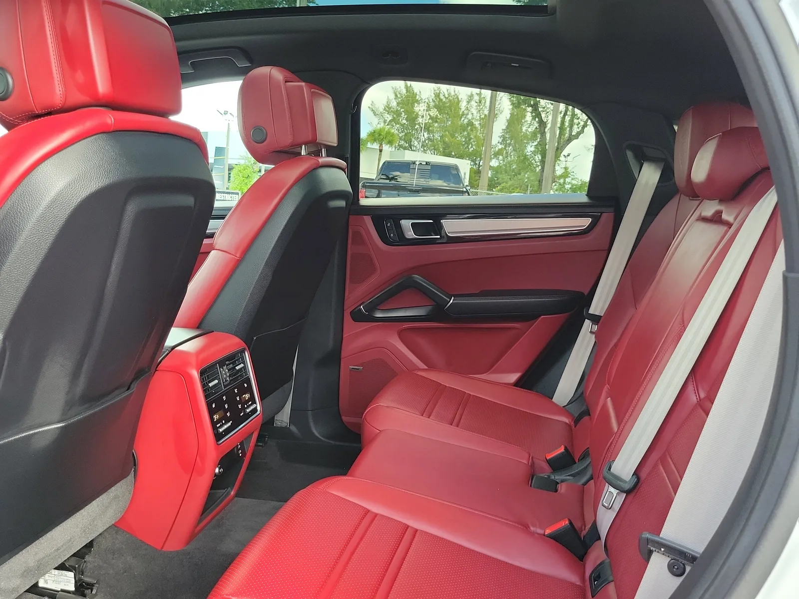 2023 Porsche Cayenne NA photo 15