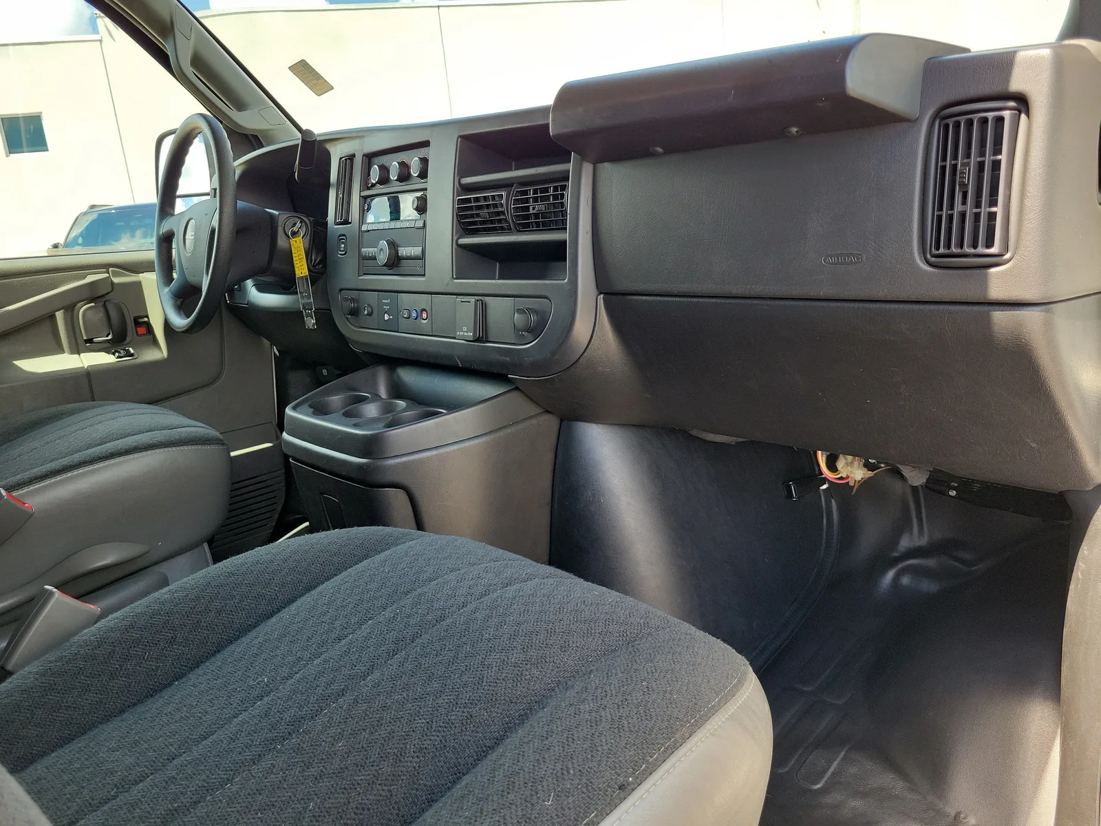 2024 GMC Savana Cargo Van Work Van photo 19