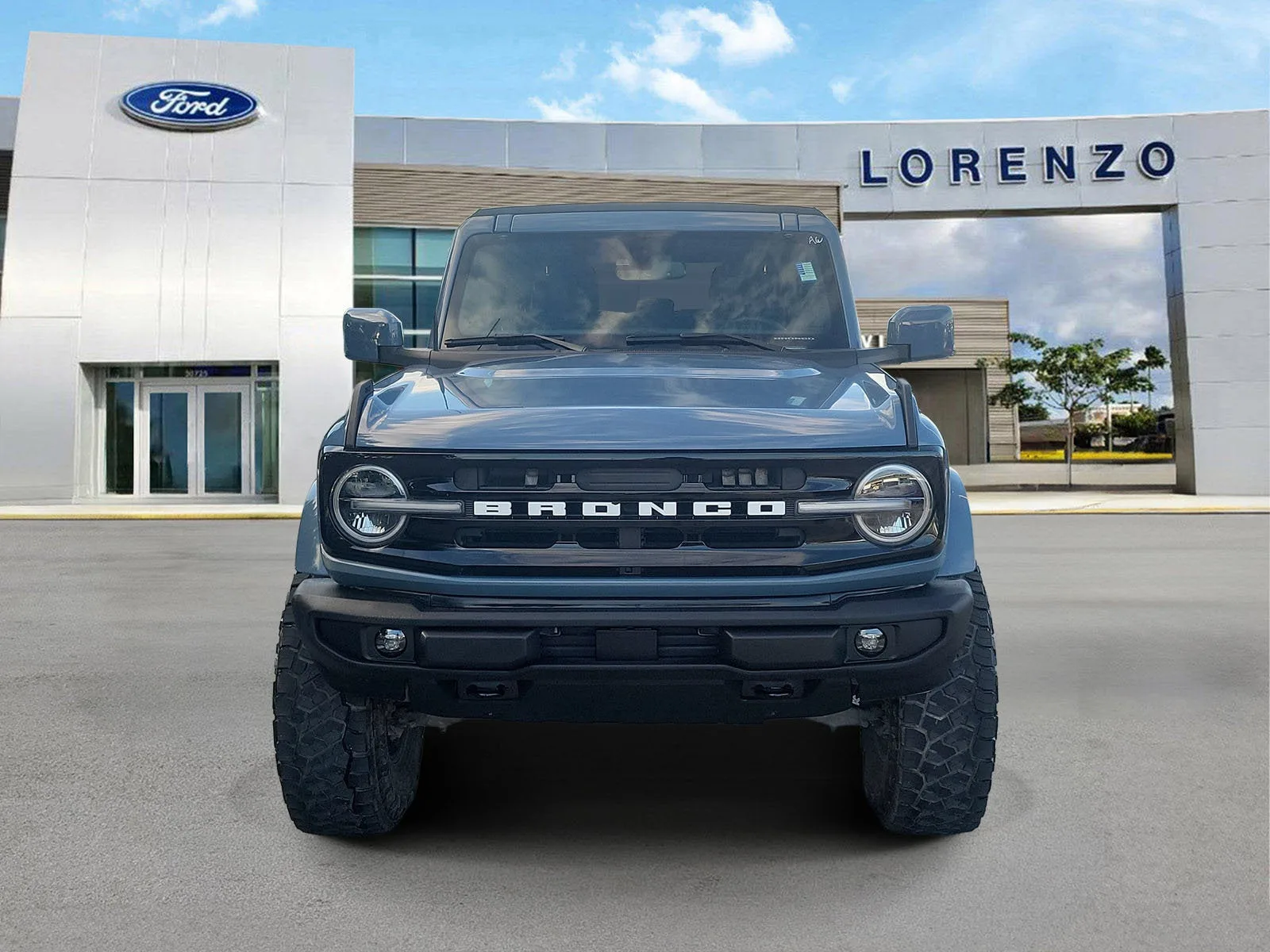 2025 Ford Bronco Outer Banks 4WD photo 2