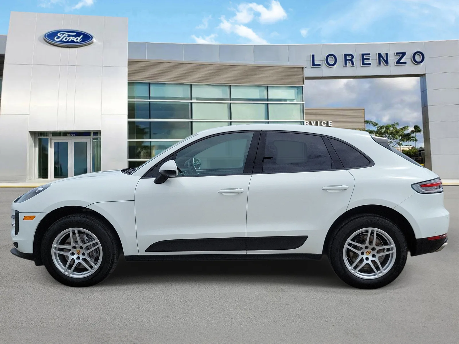 2021 Porsche Macan Base photo 8