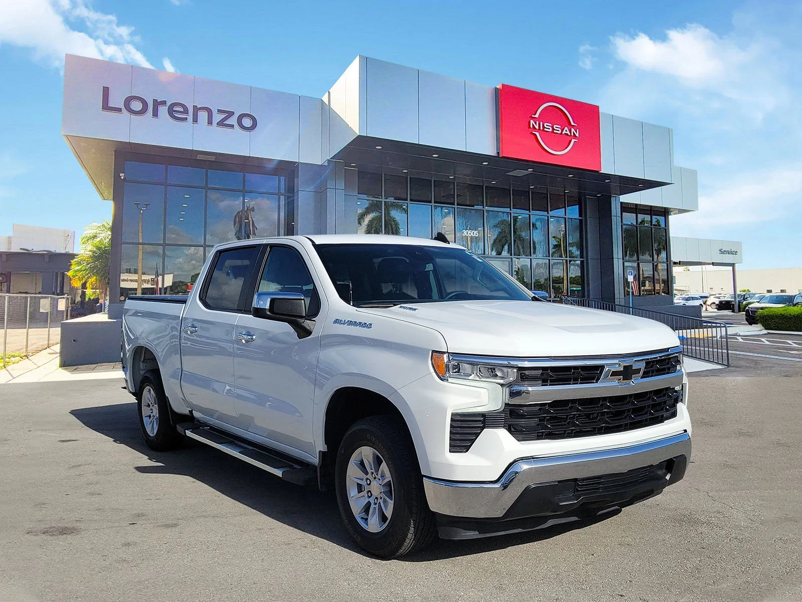 2025 Chevrolet Silverado 1500 LT photo 3