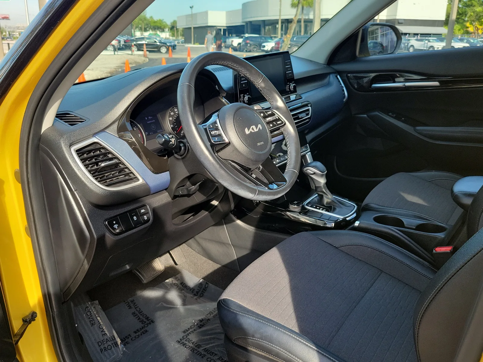 2023 Kia Seltos S photo 9