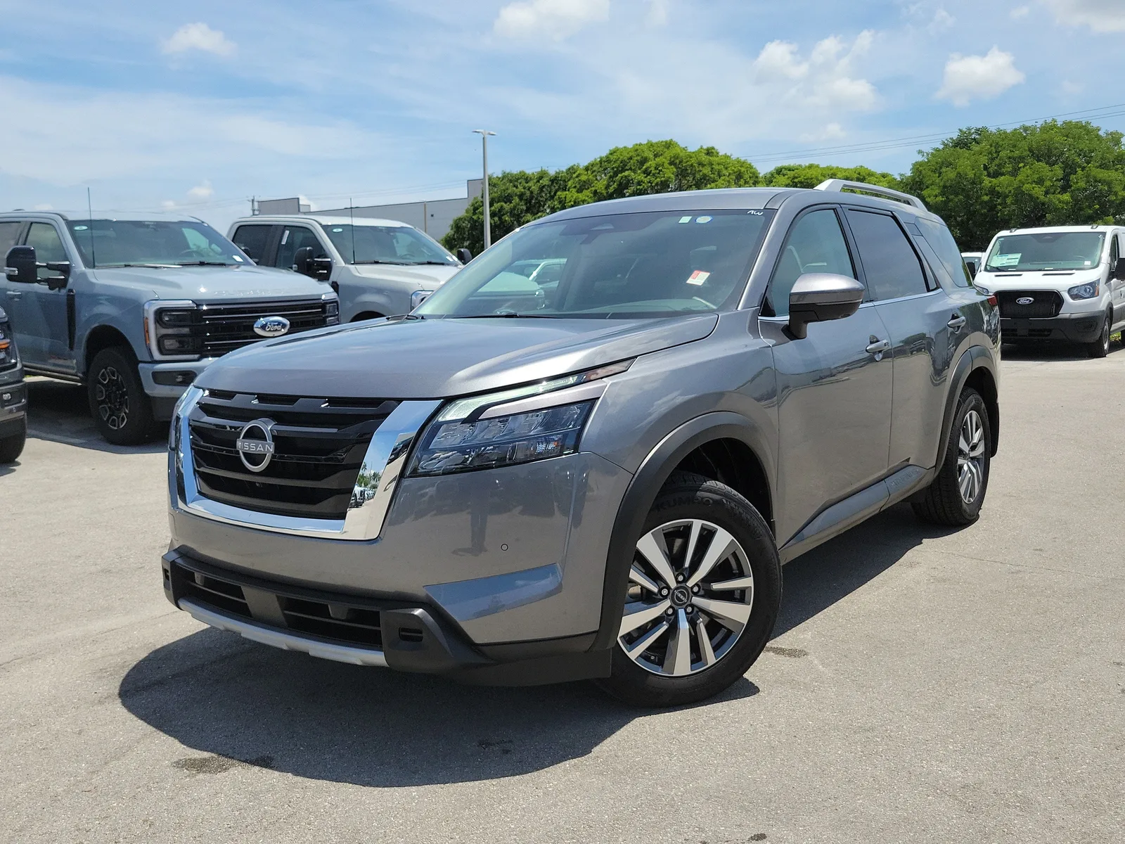 2025 Nissan Pathfinder SL photo 34