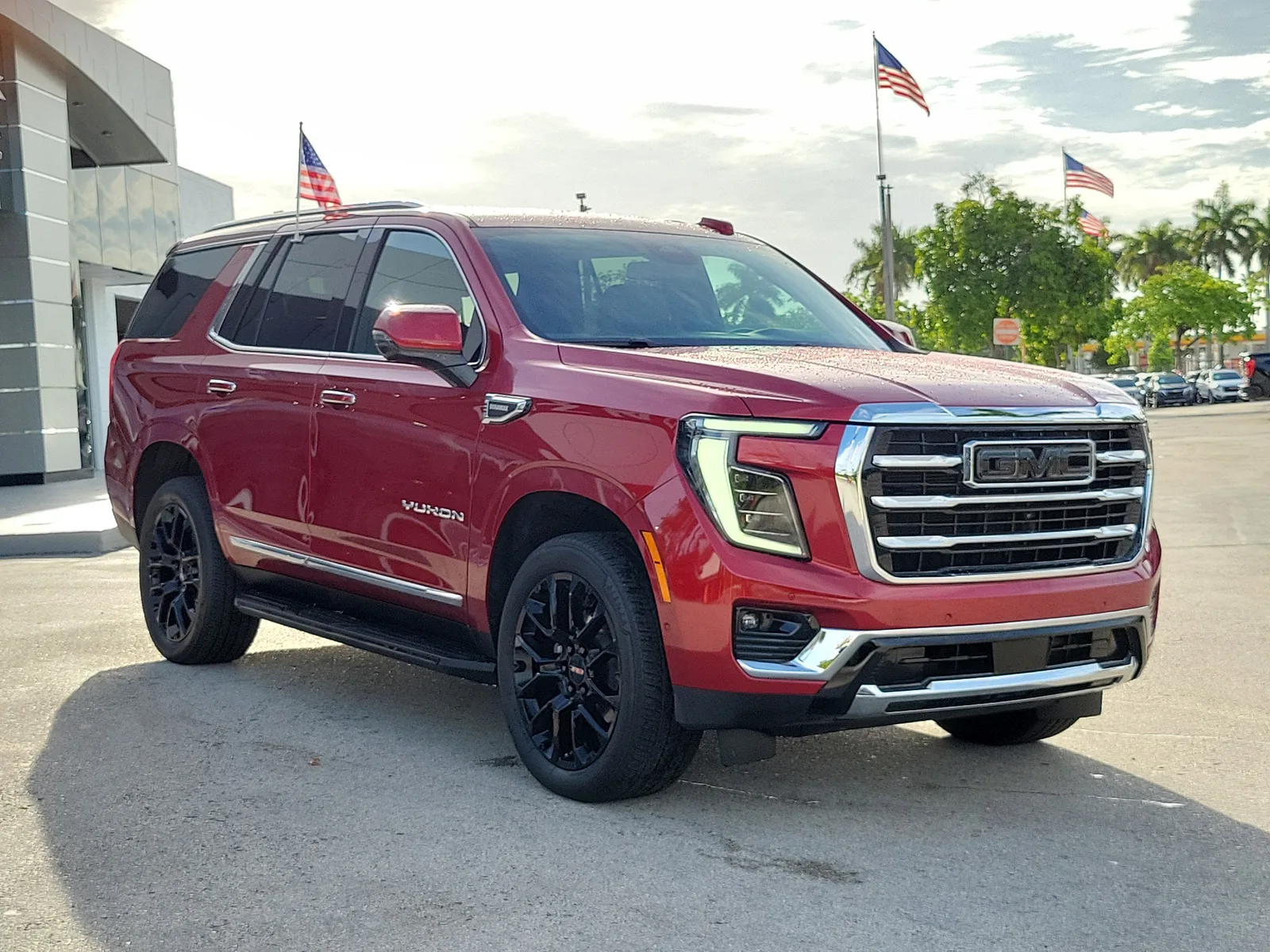 2025 GMC Yukon Elevation photo 3