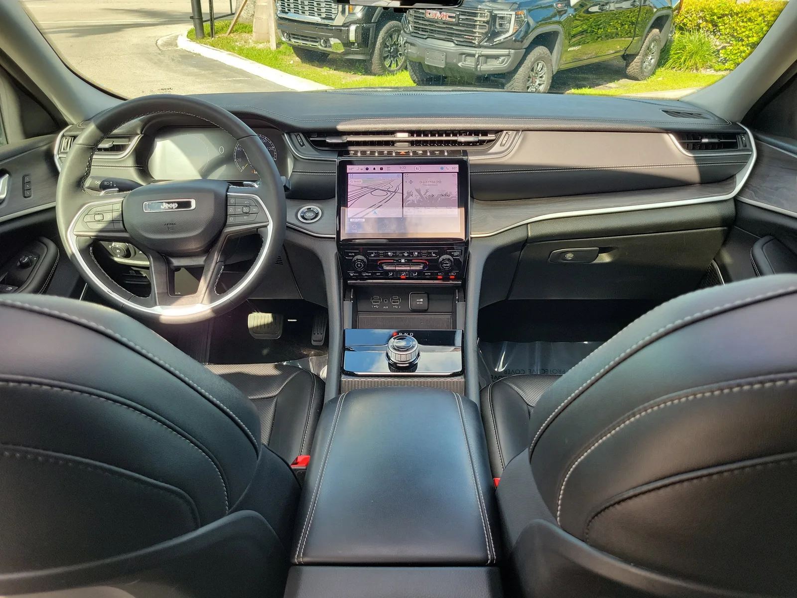 2024 Jeep Grand Cherokee Limited photo 15