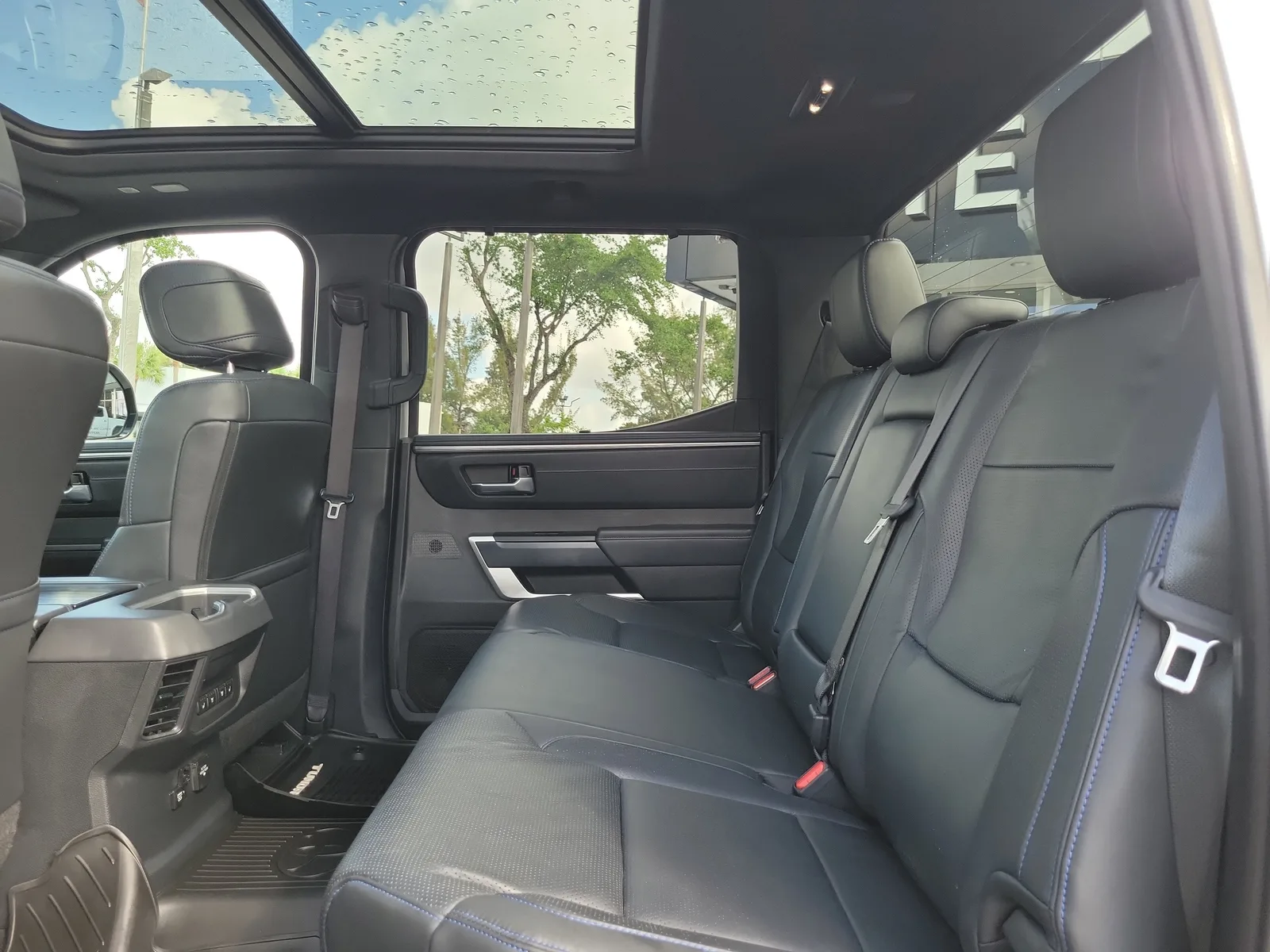 2023 Toyota Tundra 4WD Platinum photo 14