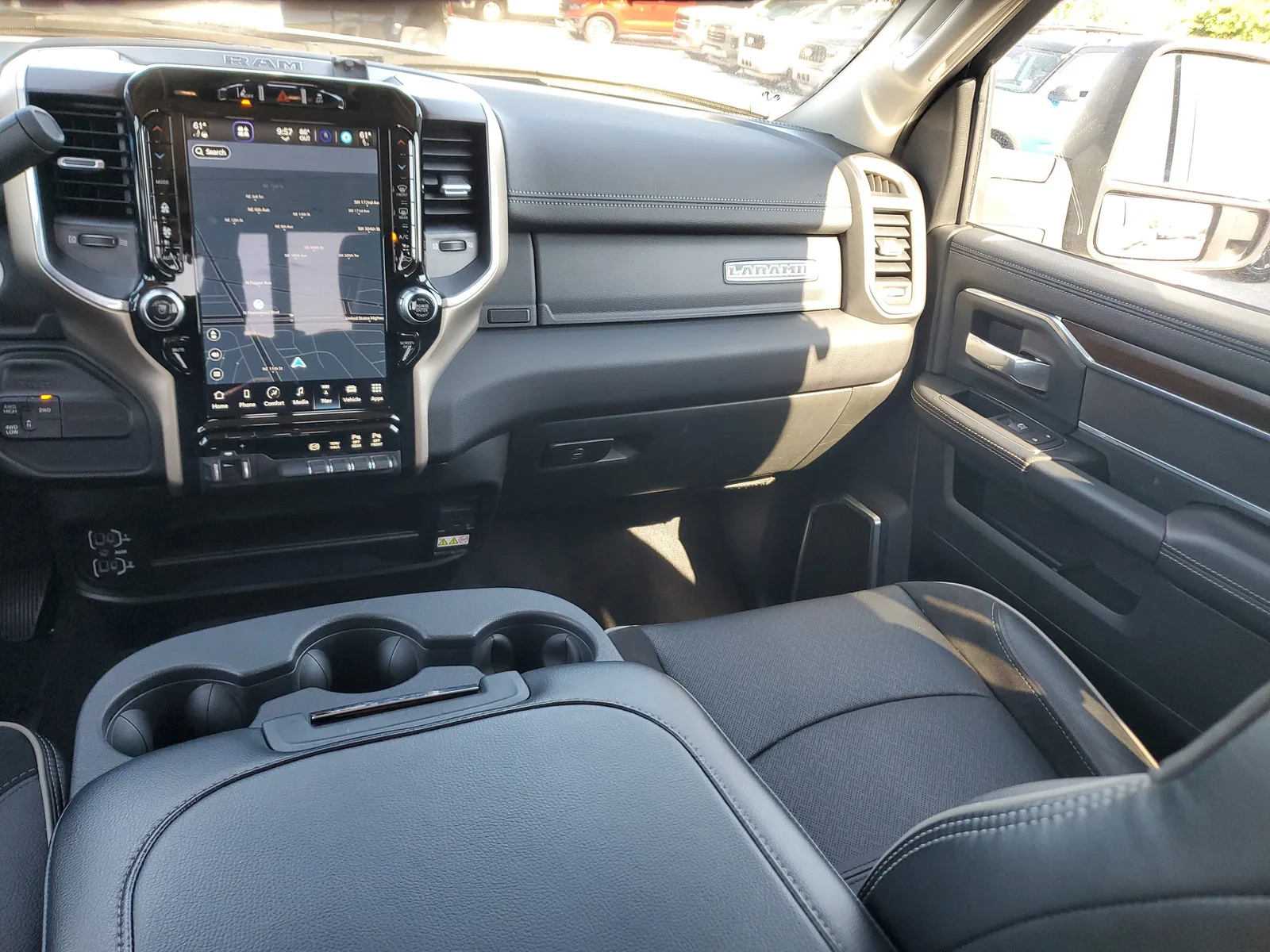 2024 RAM 2500 Laramie 4WD Diesel photo 17