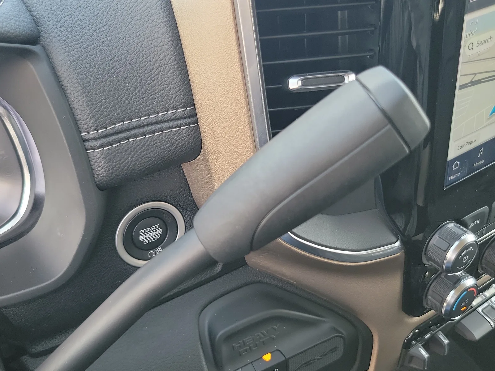 2024 RAM 2500 Laramie 4WD Diesel photo 24