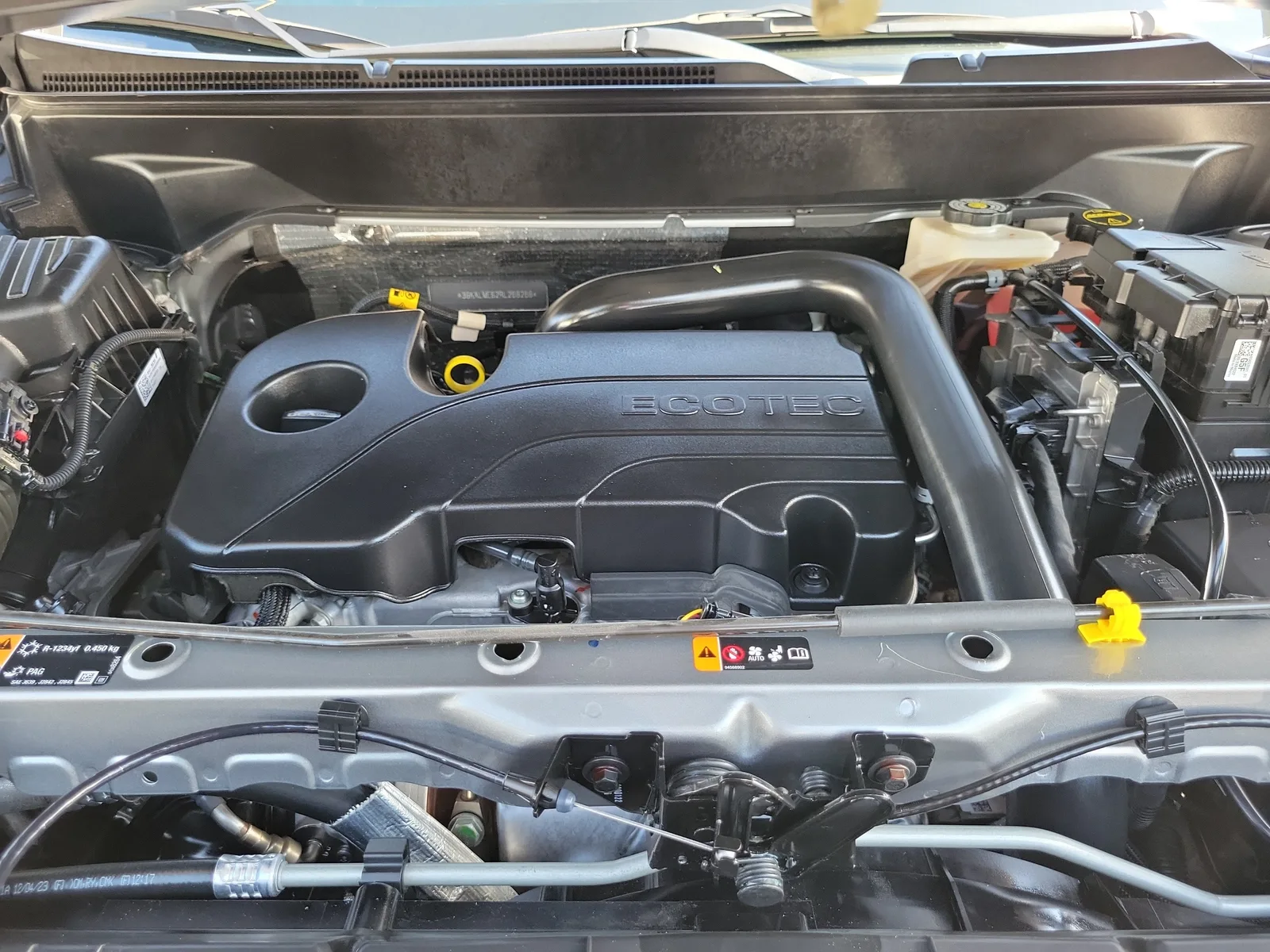 2024 GMC Terrain SLE photo 30