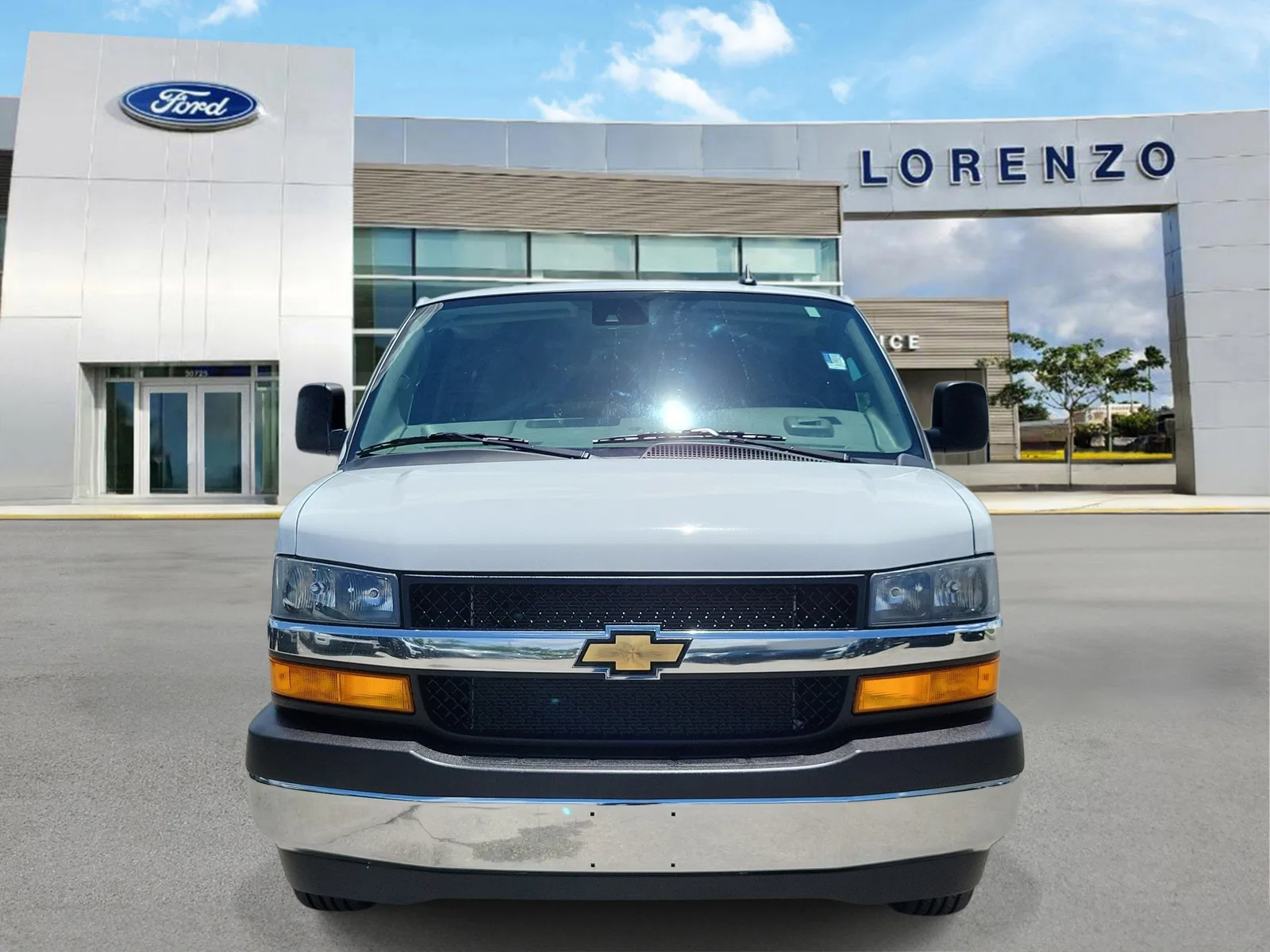 2025 Chevrolet Express Passenger LT photo 2